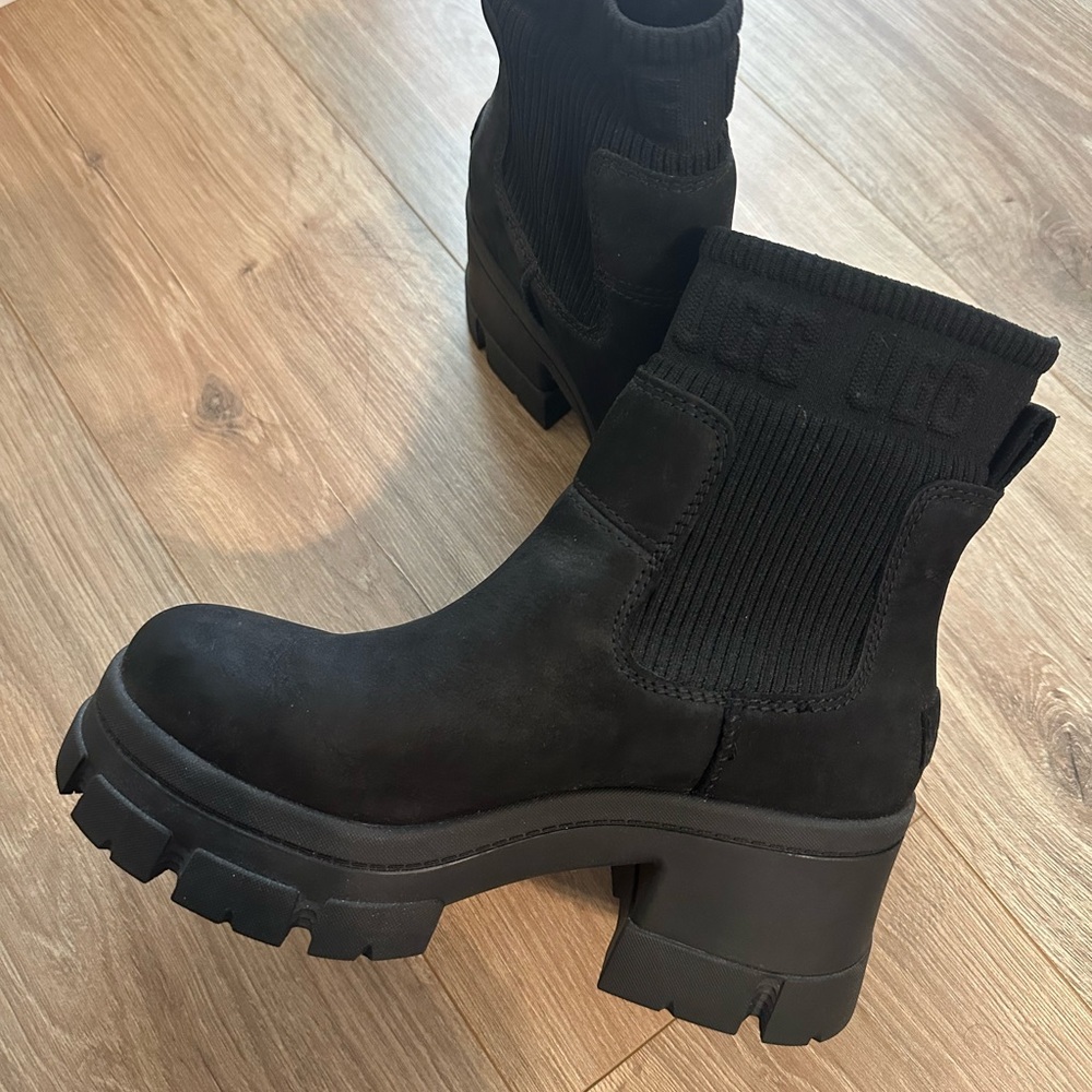 UGG Brooklyn Chelsea boot
